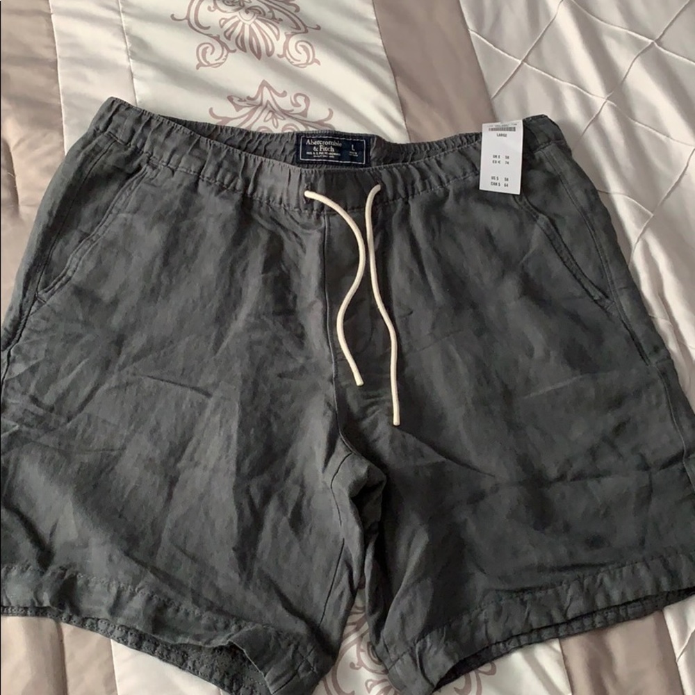 NWT!! Men’s drawstring shorts